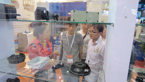 大連華工涂膠機(jī)國際橡塑展