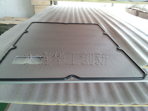 機(jī)柜點(diǎn)膠機(jī)和人工貼條相比的優(yōu)勢